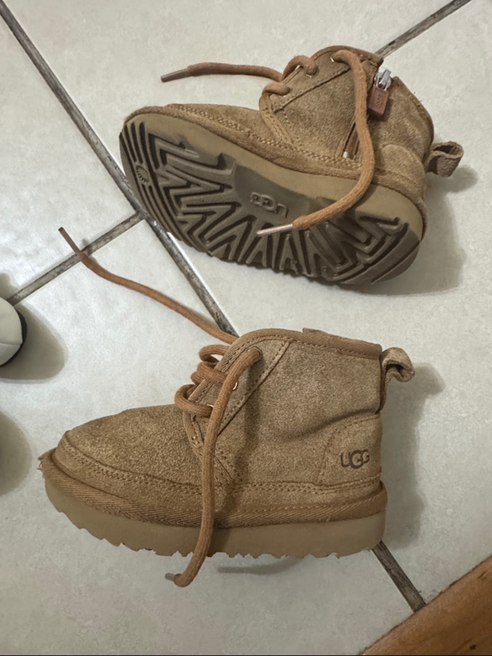 UGG Kids Tan Suede Lace-Up Shearling Boots